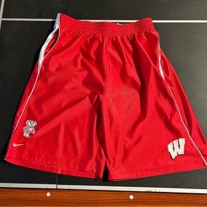 🏀Wisconsin Badgers rare men’s Nike dazzle basketball shorts